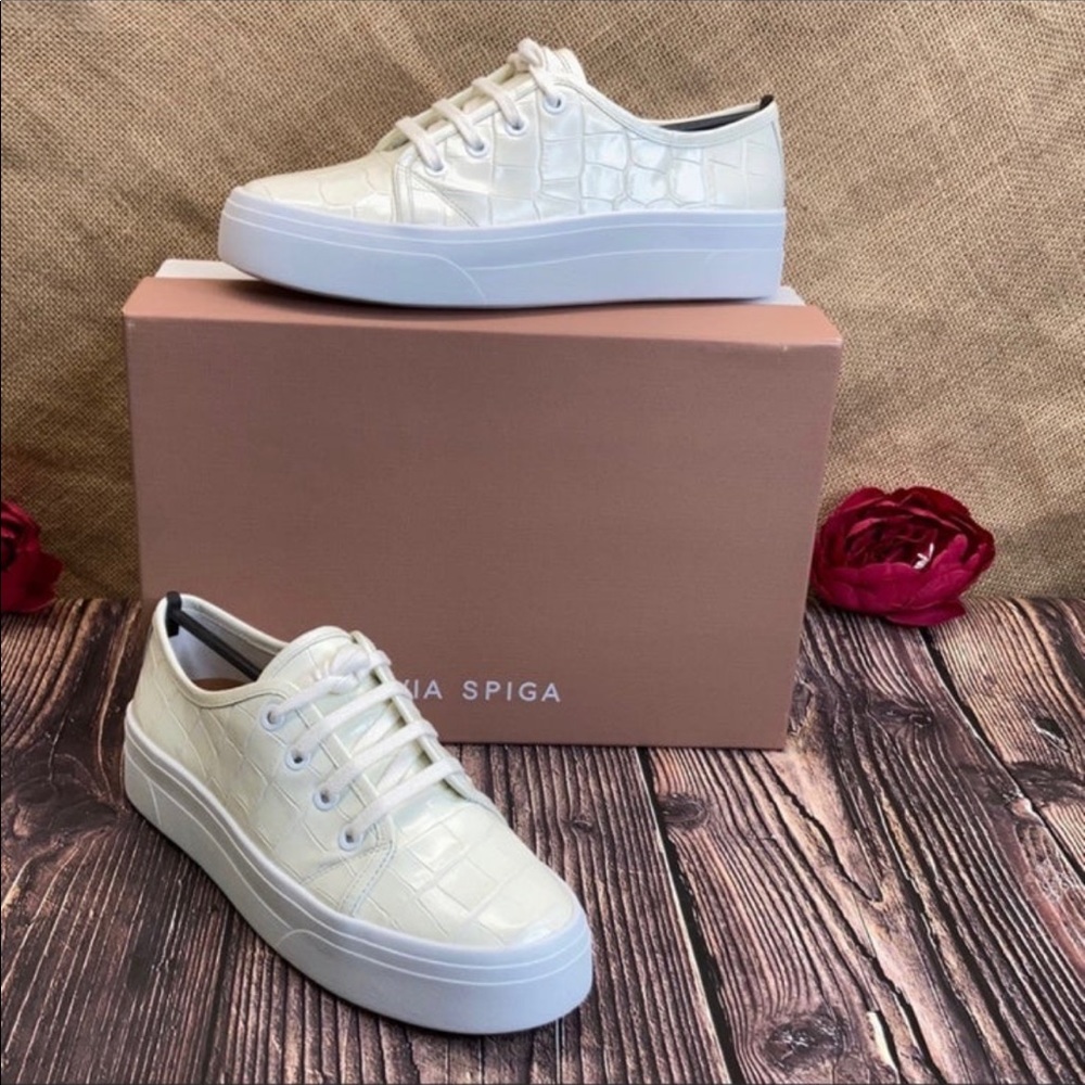 Cushy platform Via Spiga tennies